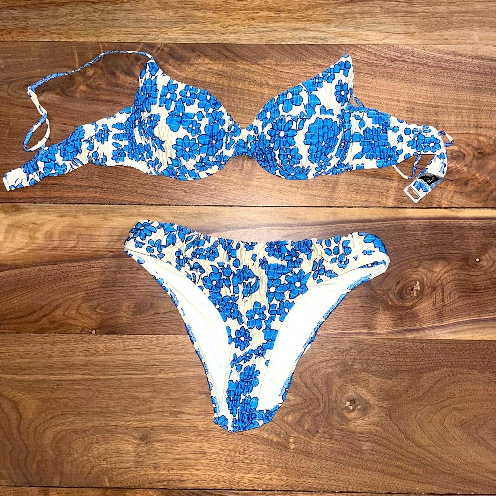 Triangl bathing suit !